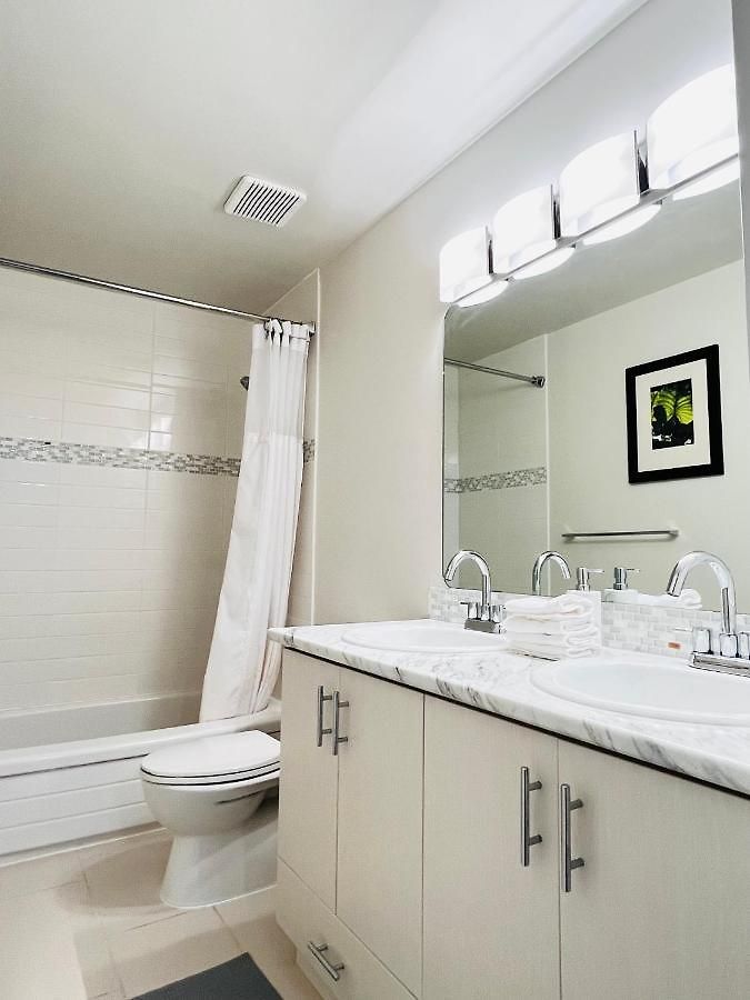 Spacious And Serene 3br Home. Newly Renovated. Guest house Ottawa