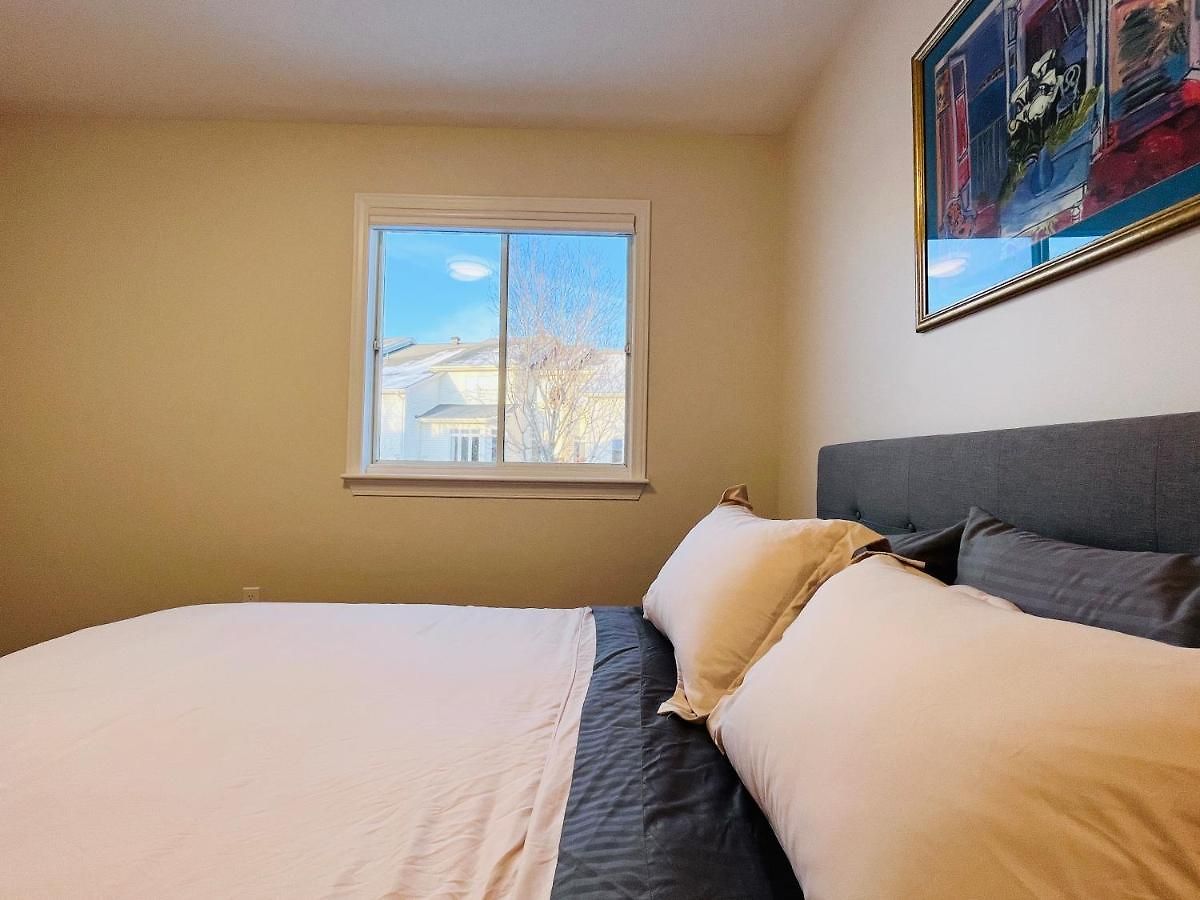Guest house Spacious And Serene 3br Home. Newly Renovated. Ottawa