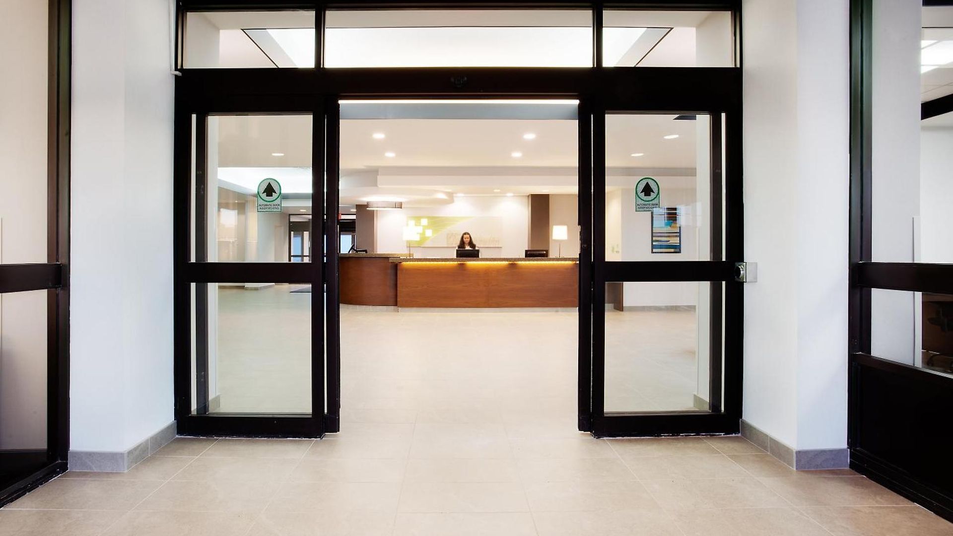 Hotel East By Ihg Ottawa