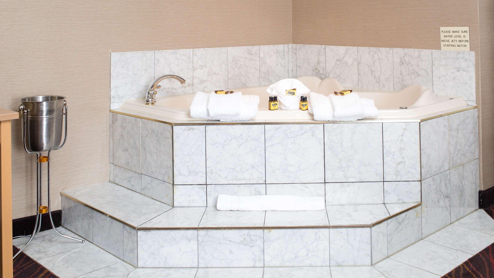 Western Kanata And Conference Centre 3*