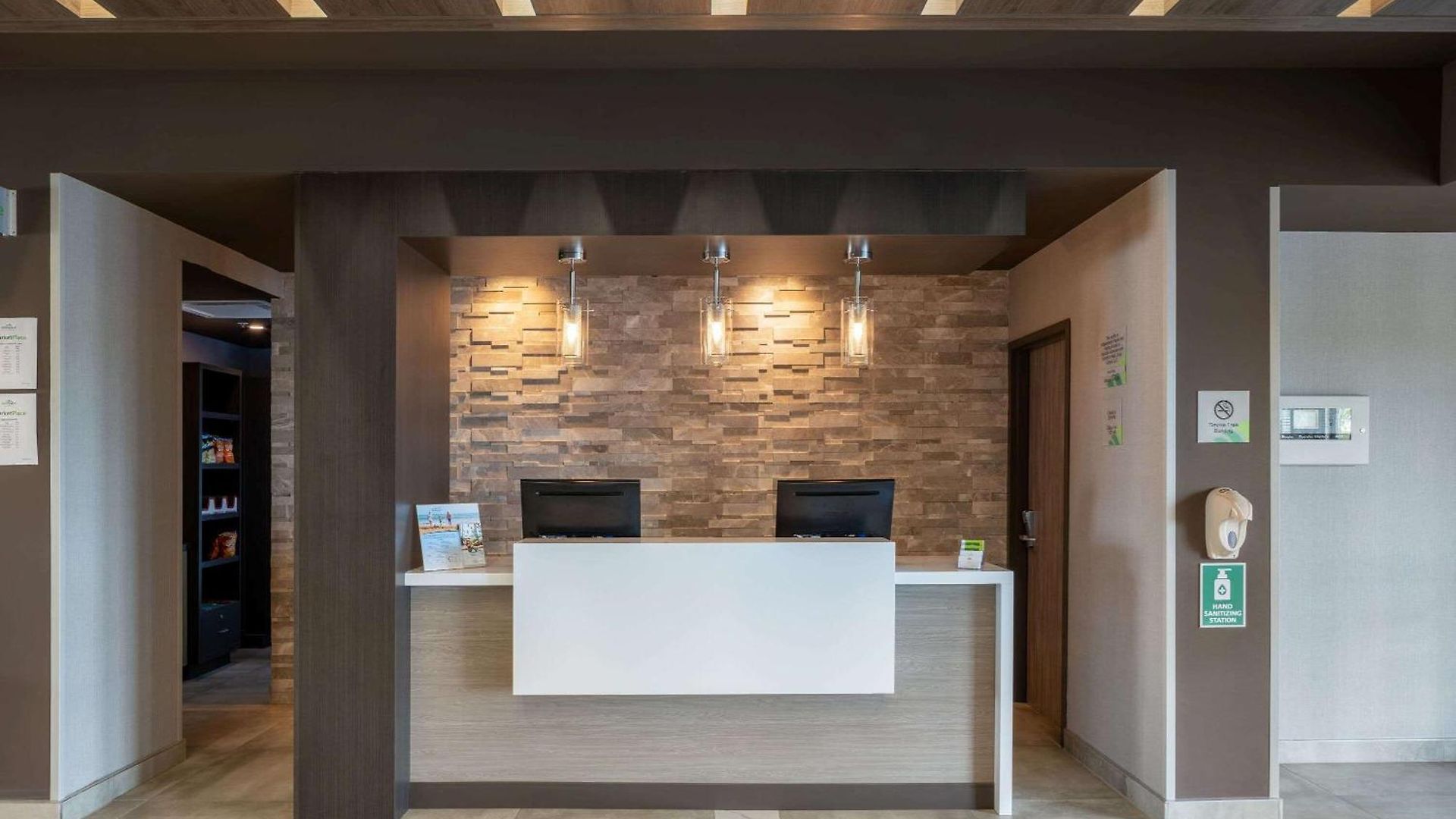 Hotel Wingate By Wyndham Kanata West 3*