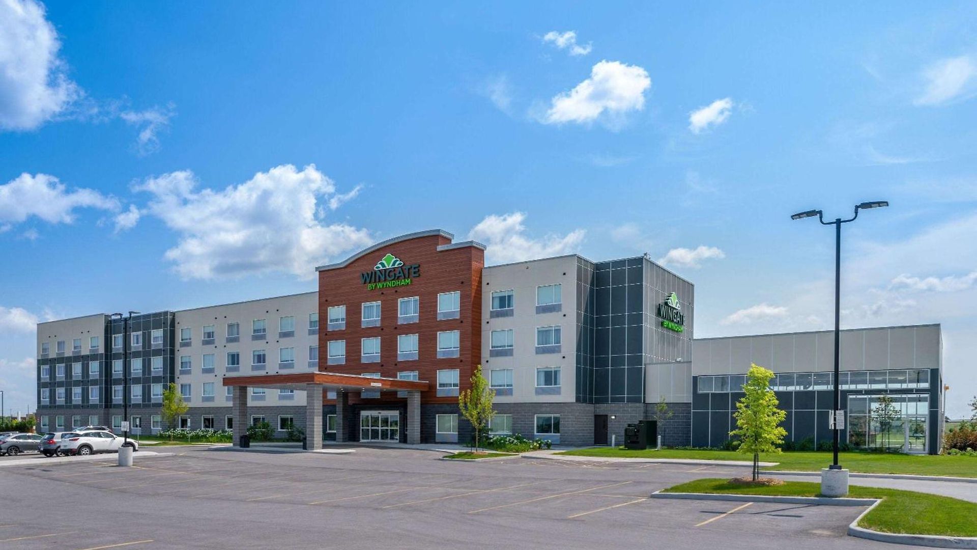 Wingate By Wyndham Kanata West 3*