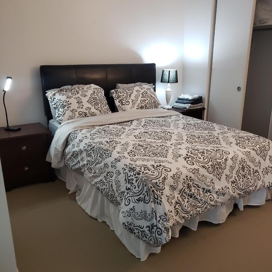 Lovely Guest Entire Minutes From Airport 4*