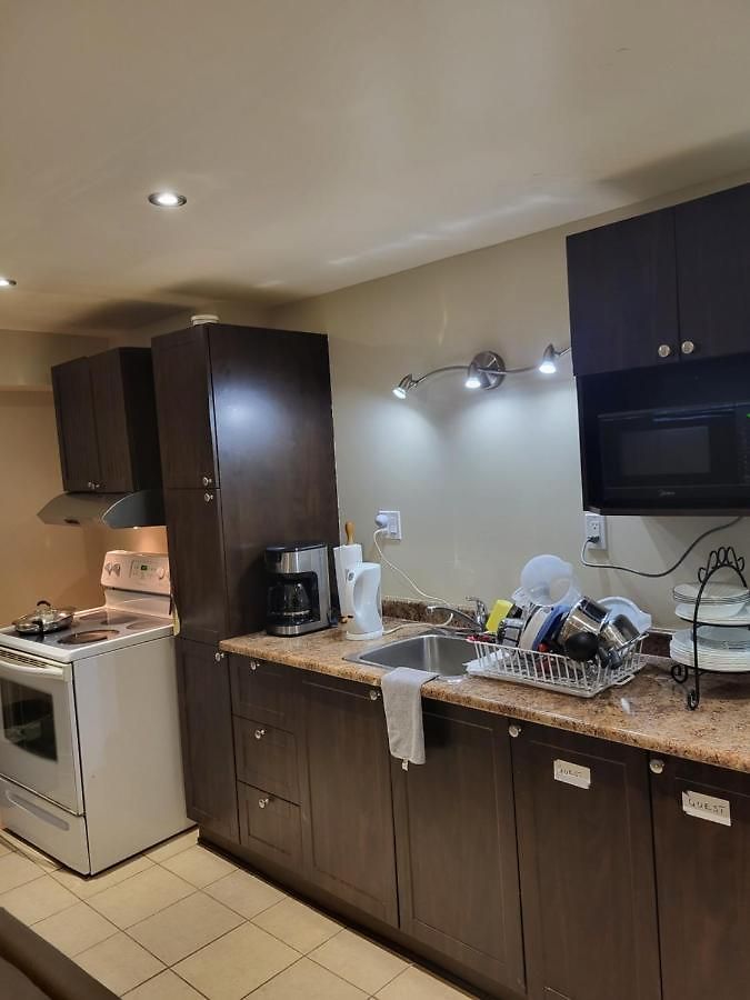 Guest house Lovely Guest Entire Minutes From Airport Ottawa
