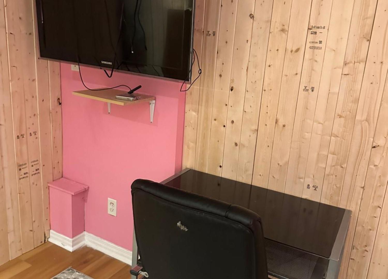 Sweety For Females Only - Pour Les Femmes Seulement Homestay Ottawa