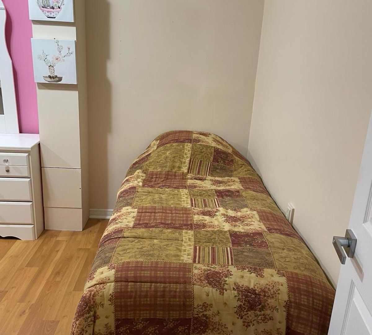 A Bed Of 2 Beds Cute For Females Only - Pour Les Femmes Seulement Homestay *