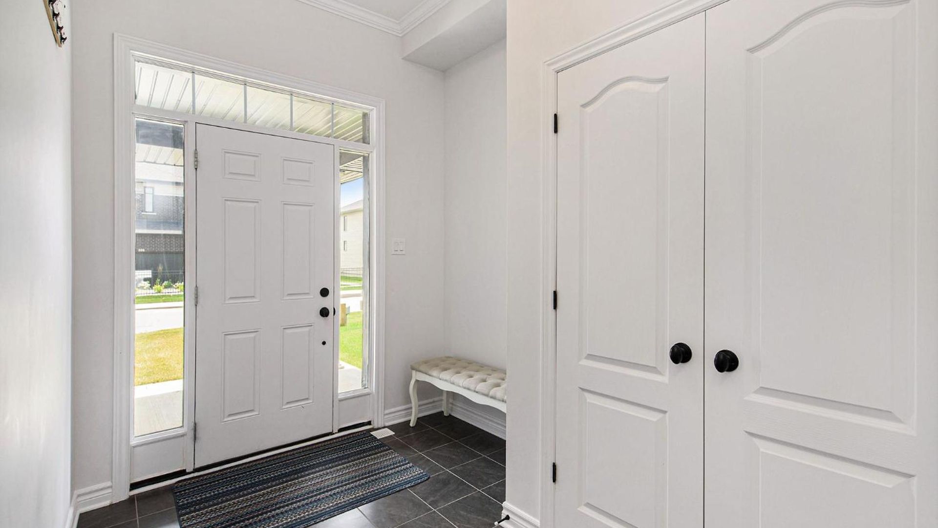 Fully Furnished 4 Bedroom House In * Ottawa