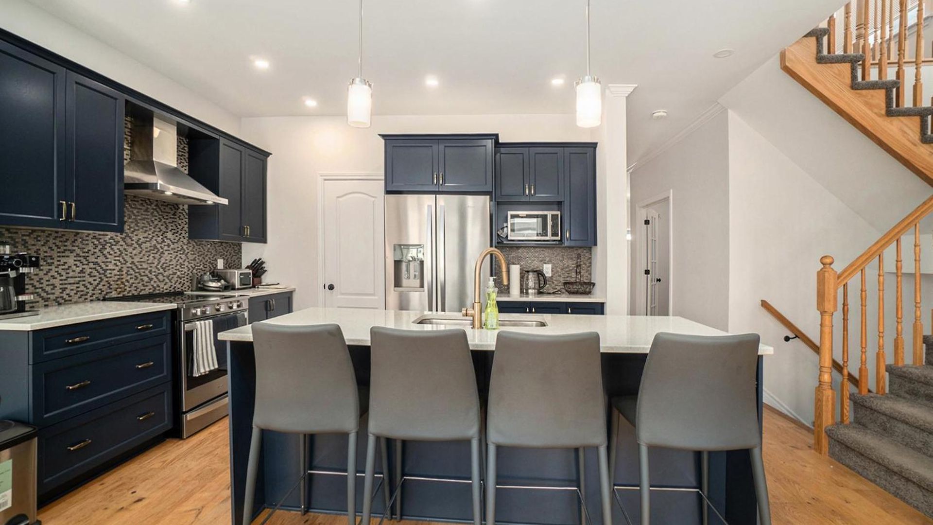 Fully Furnished 4 Bedroom House In Ottawa
