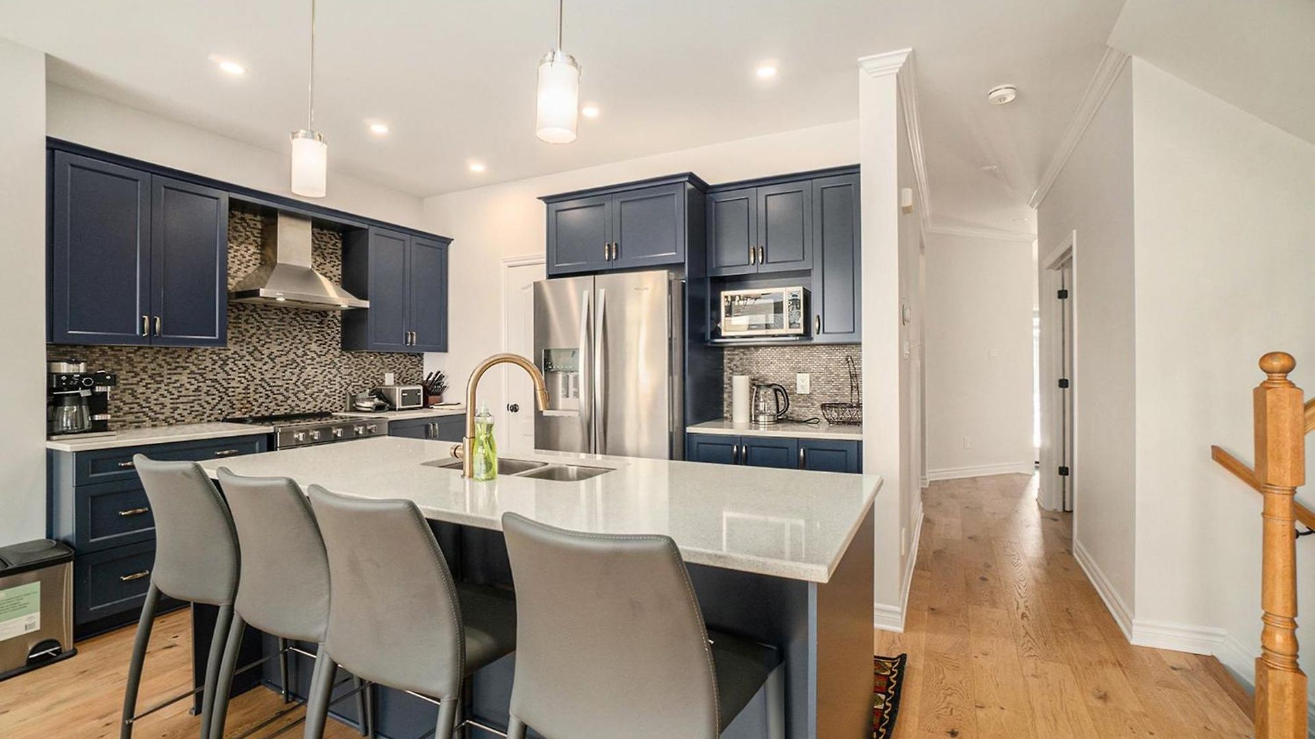 Fully Furnished 4 Bedroom House In * Ottawa