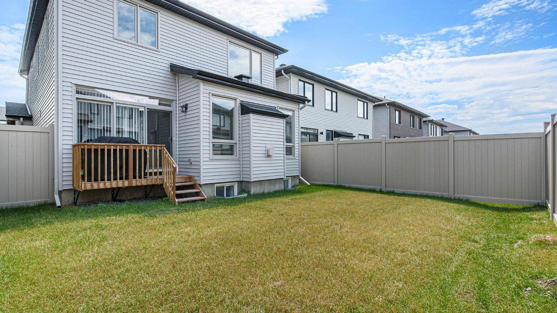 Fully Furnished 4 Bedroom House In Ottawa