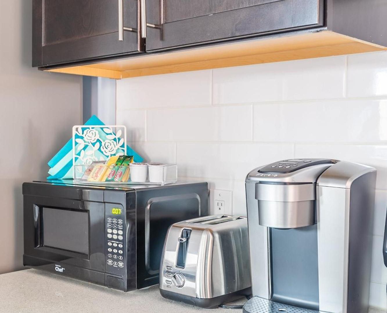 1br Newly Renovated - Pet Friendly *