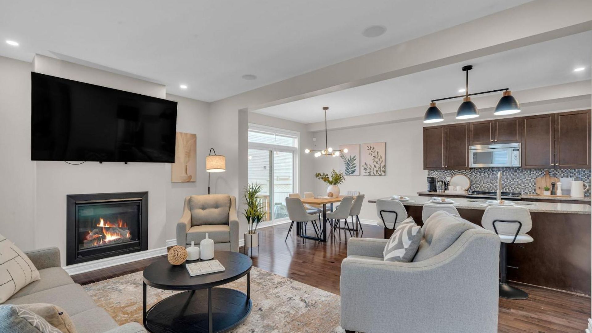 Luxurious And Beautiful, Ottawa