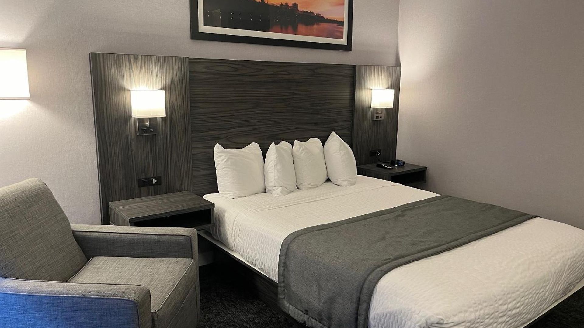 Travelodge By Wyndham East Hotel Ottawa
