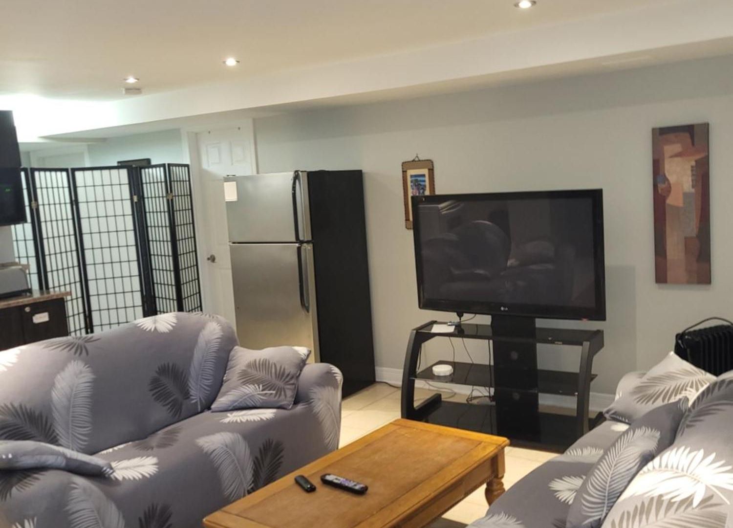 Lovely Guest Entire Minutes From Airport Guest house Ottawa
