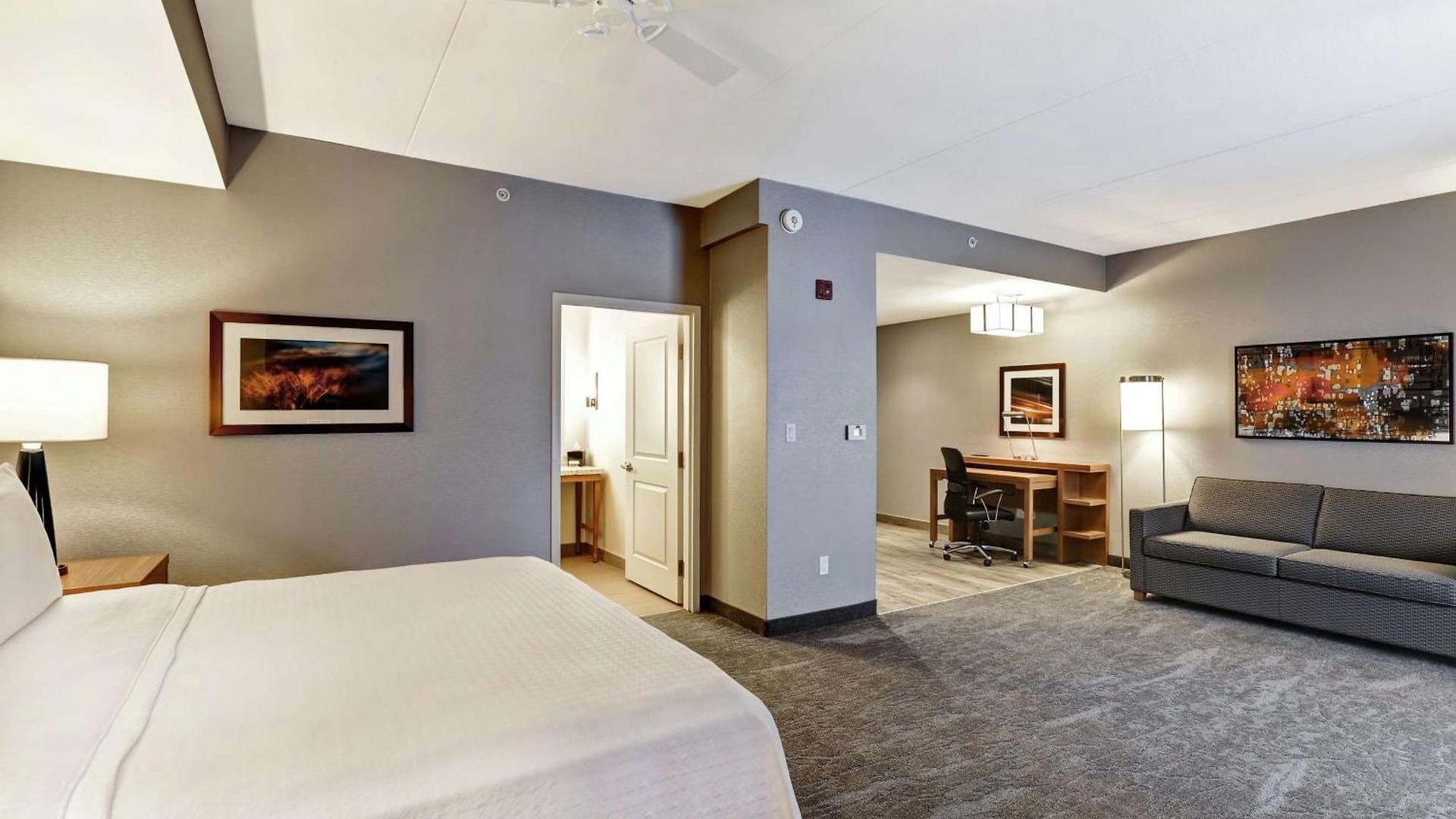 Homewood By Hilton Kanata Hotel 3*