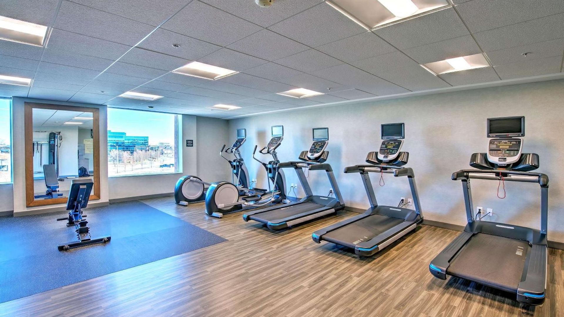 Hotel Hampton By Hilton 3*