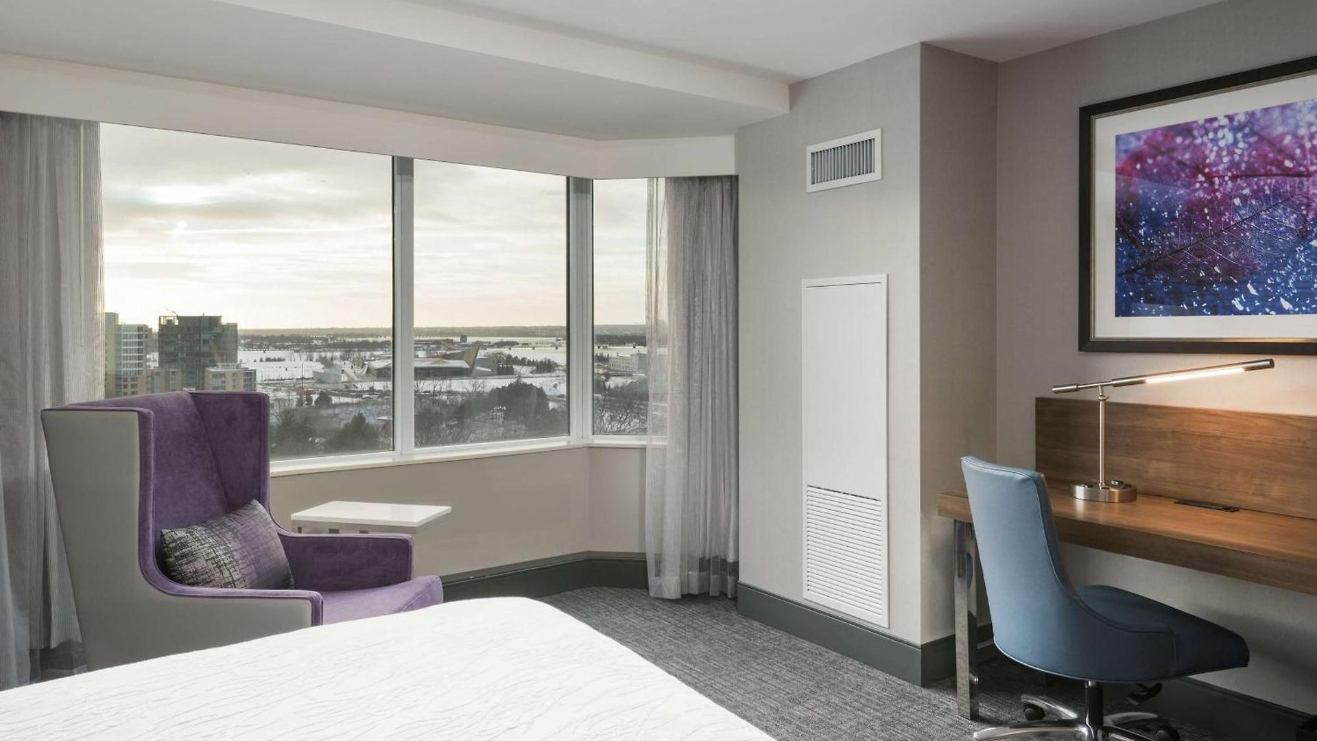 Hilton Garden Downtown 3*