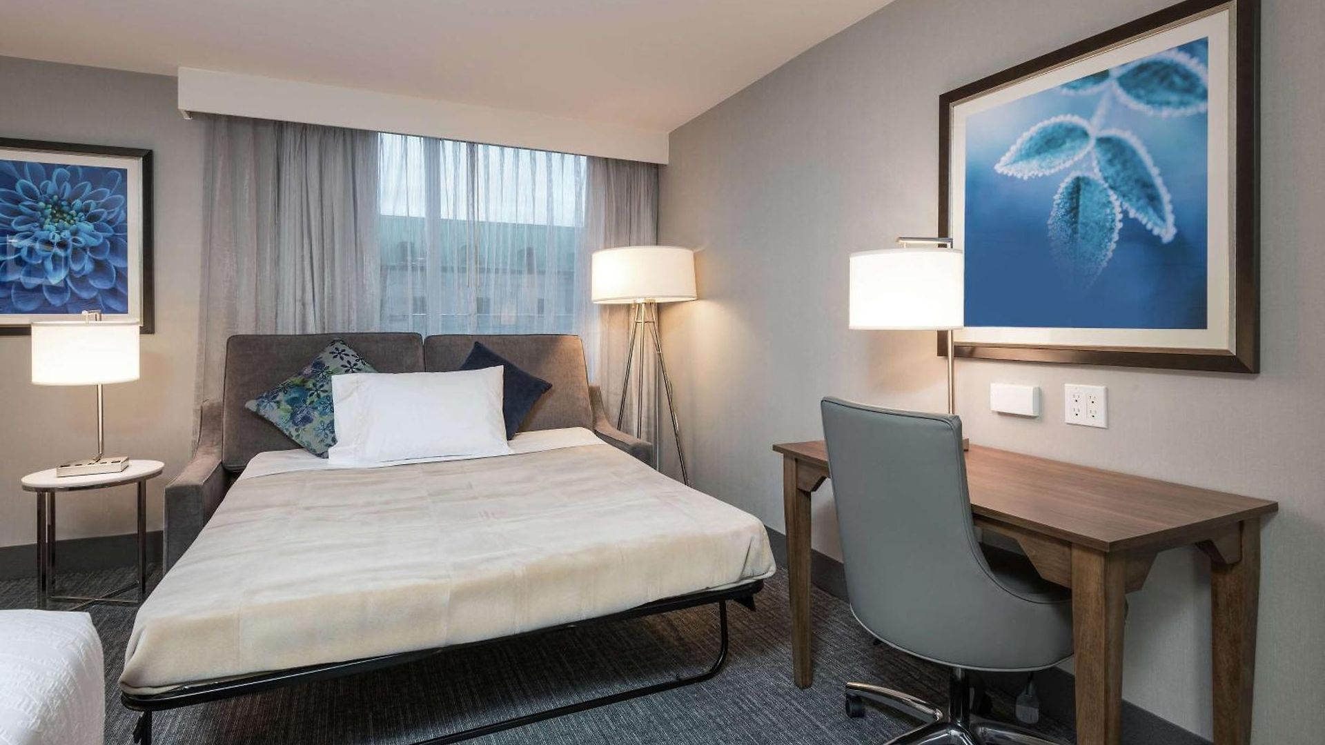Hotel Homewood By Hilton Downtown Ottawa
