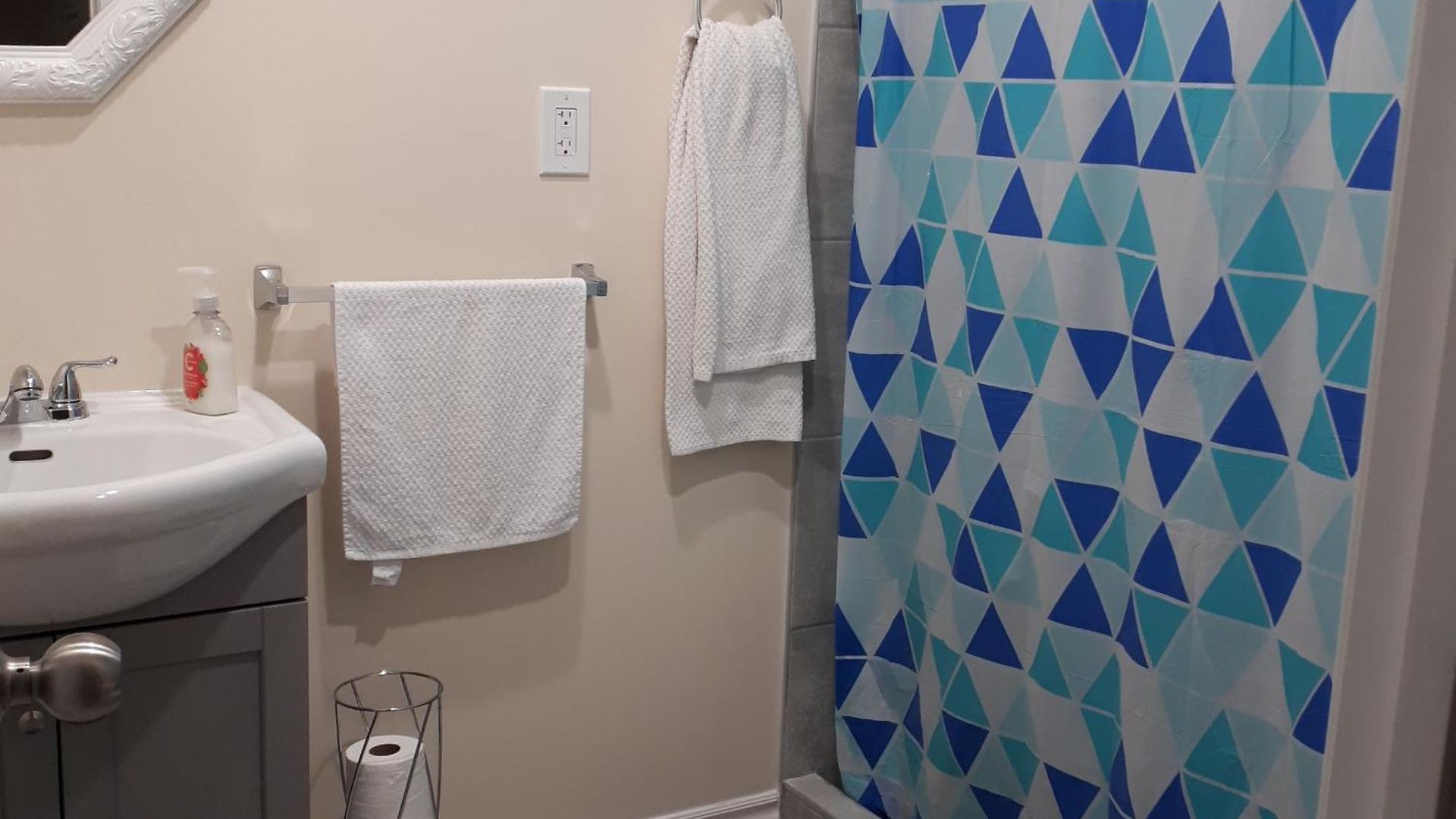 Guest house In Beacon Hill 4*