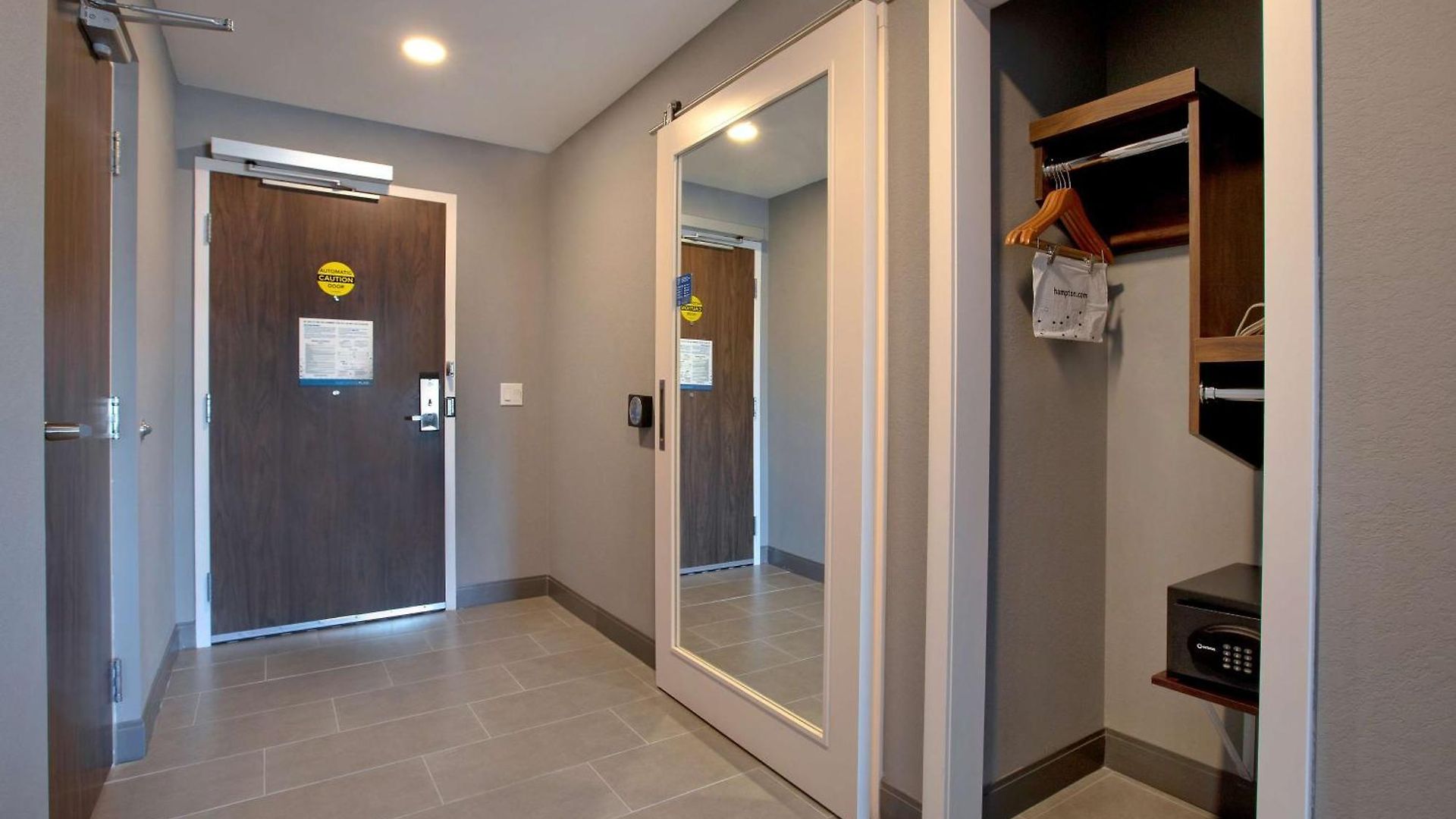 Hampton & West, Ontario, Canada Hotel 3*