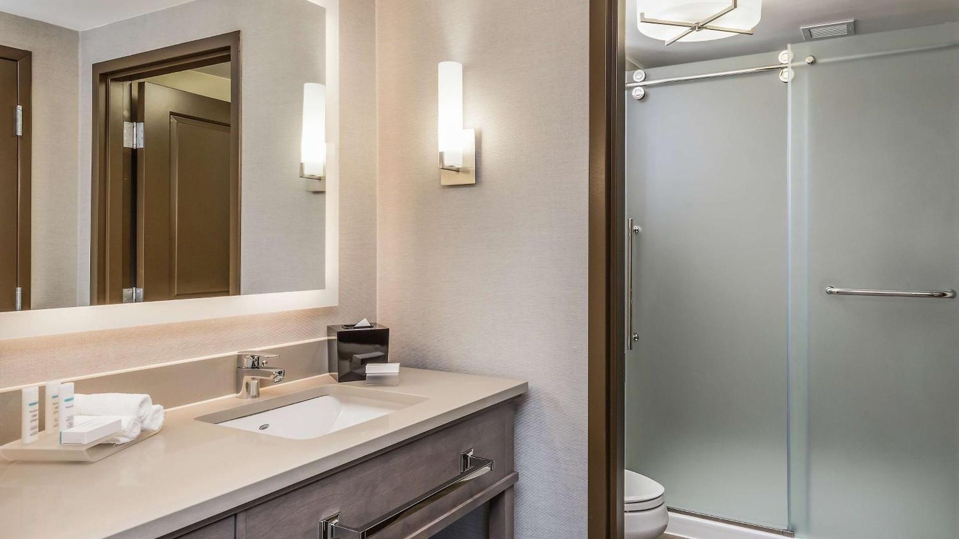 Homewood By Hilton Airport Hotel Ottawa