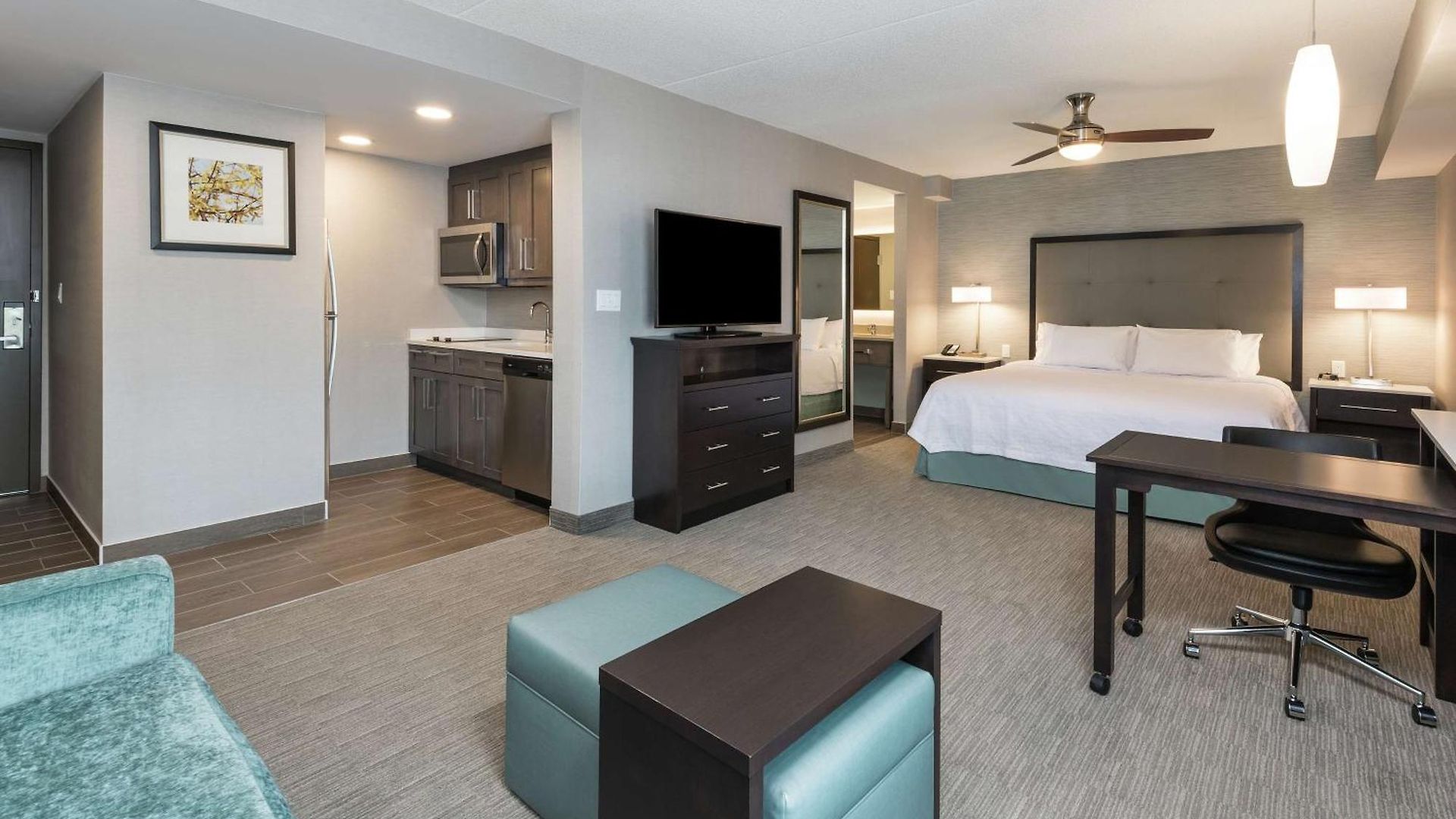 Hotel Homewood By Hilton Airport