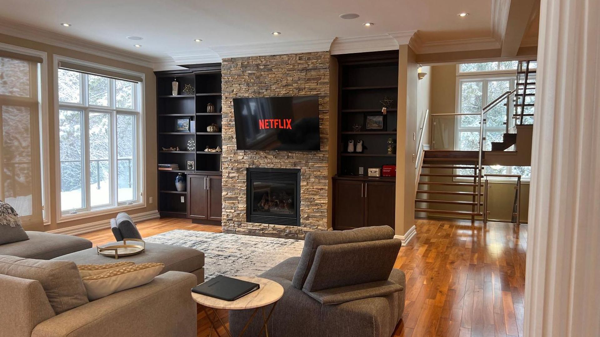 Manotick Villa