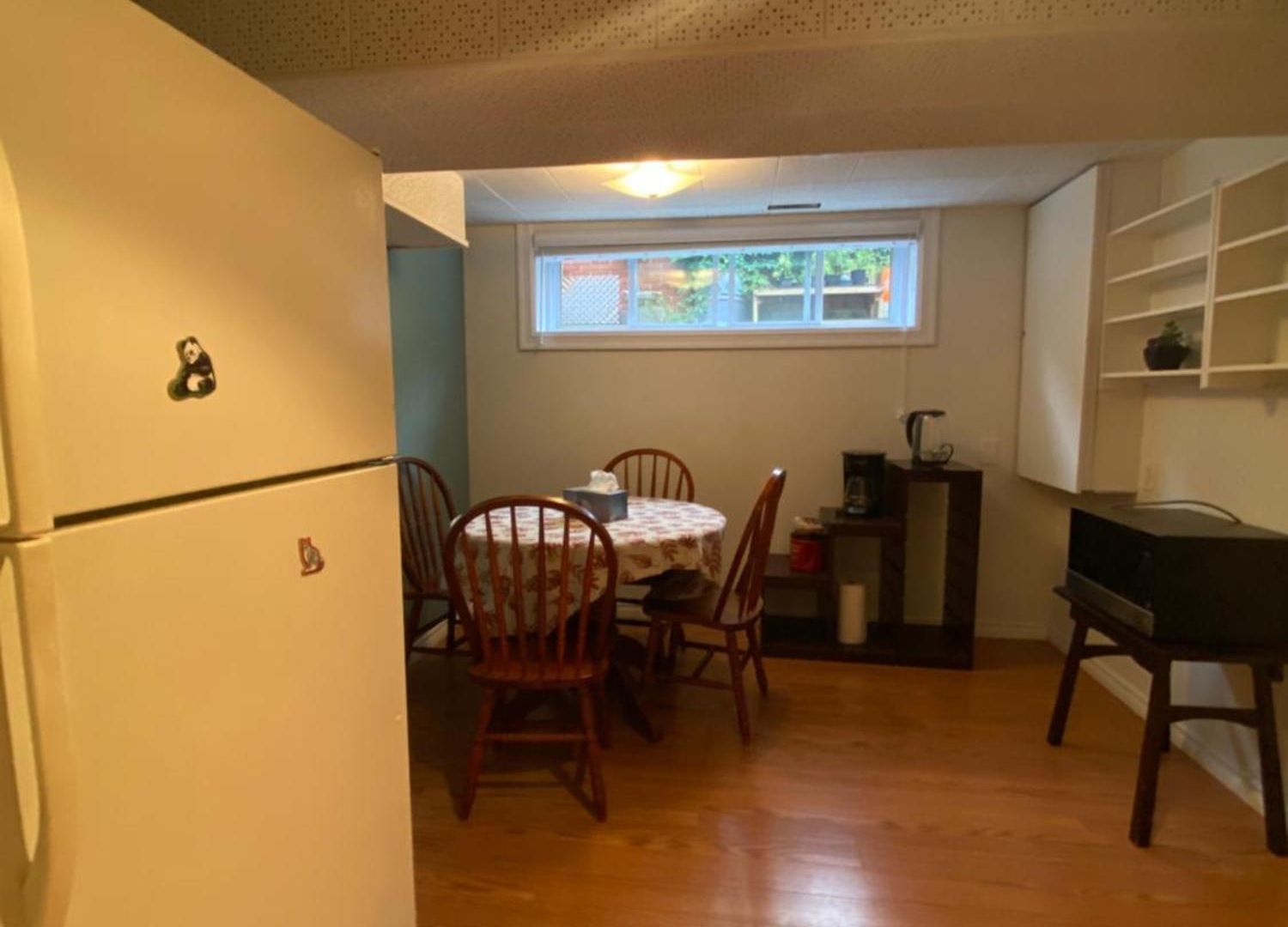 Spacious -walkout Basement- 4 Guests! -dedicated Workspace-no Pet! No Cooking! No Smoking! No Party!