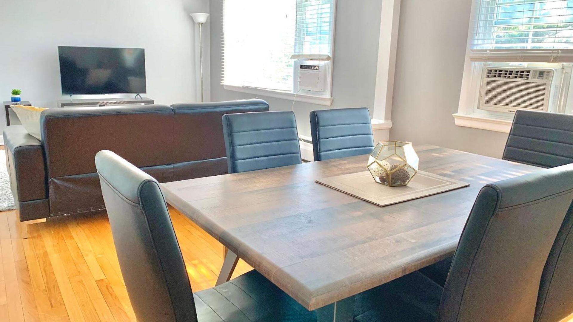 Simply Apartment *