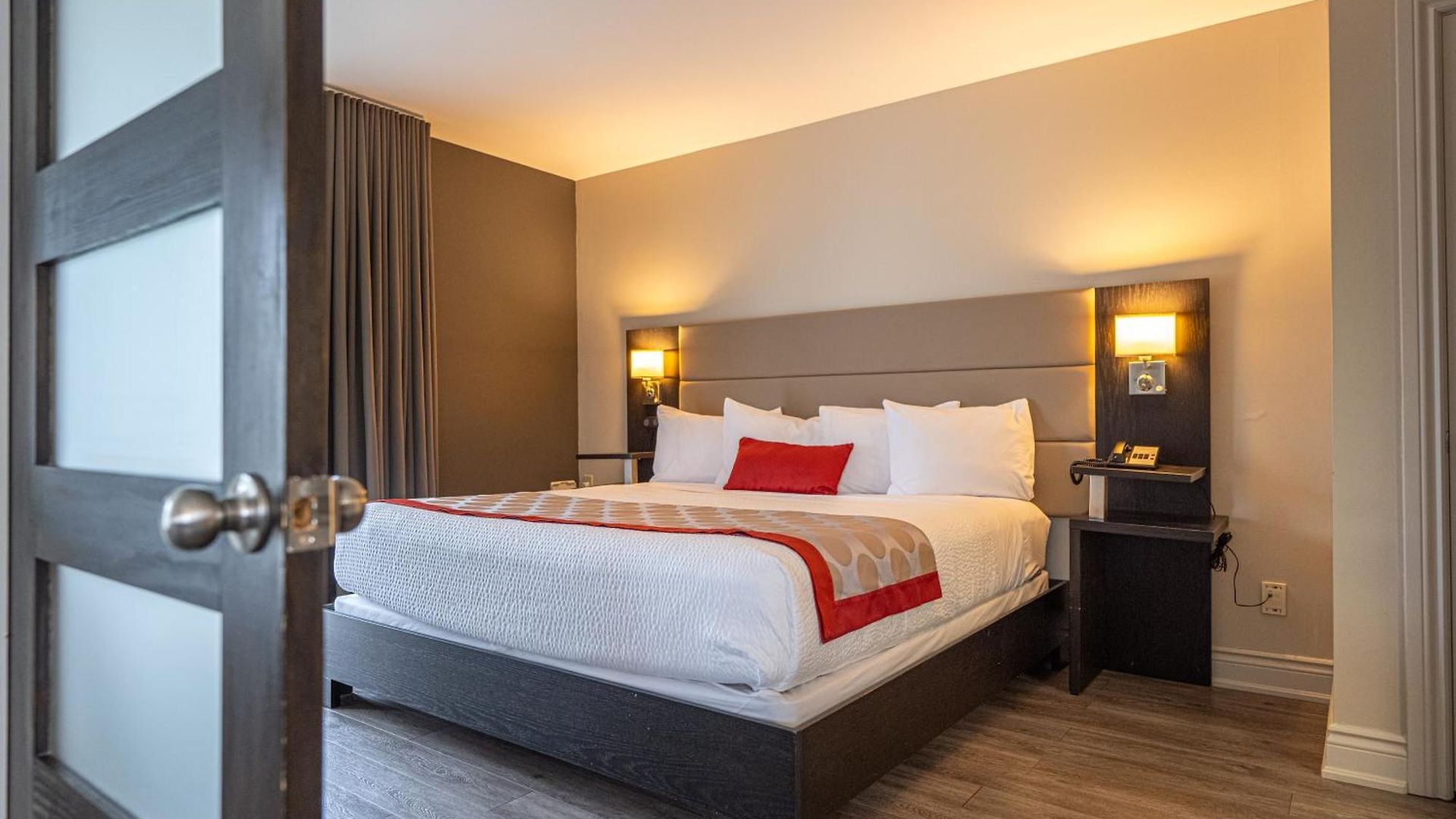 Ramada By Wyndham On The Rideau