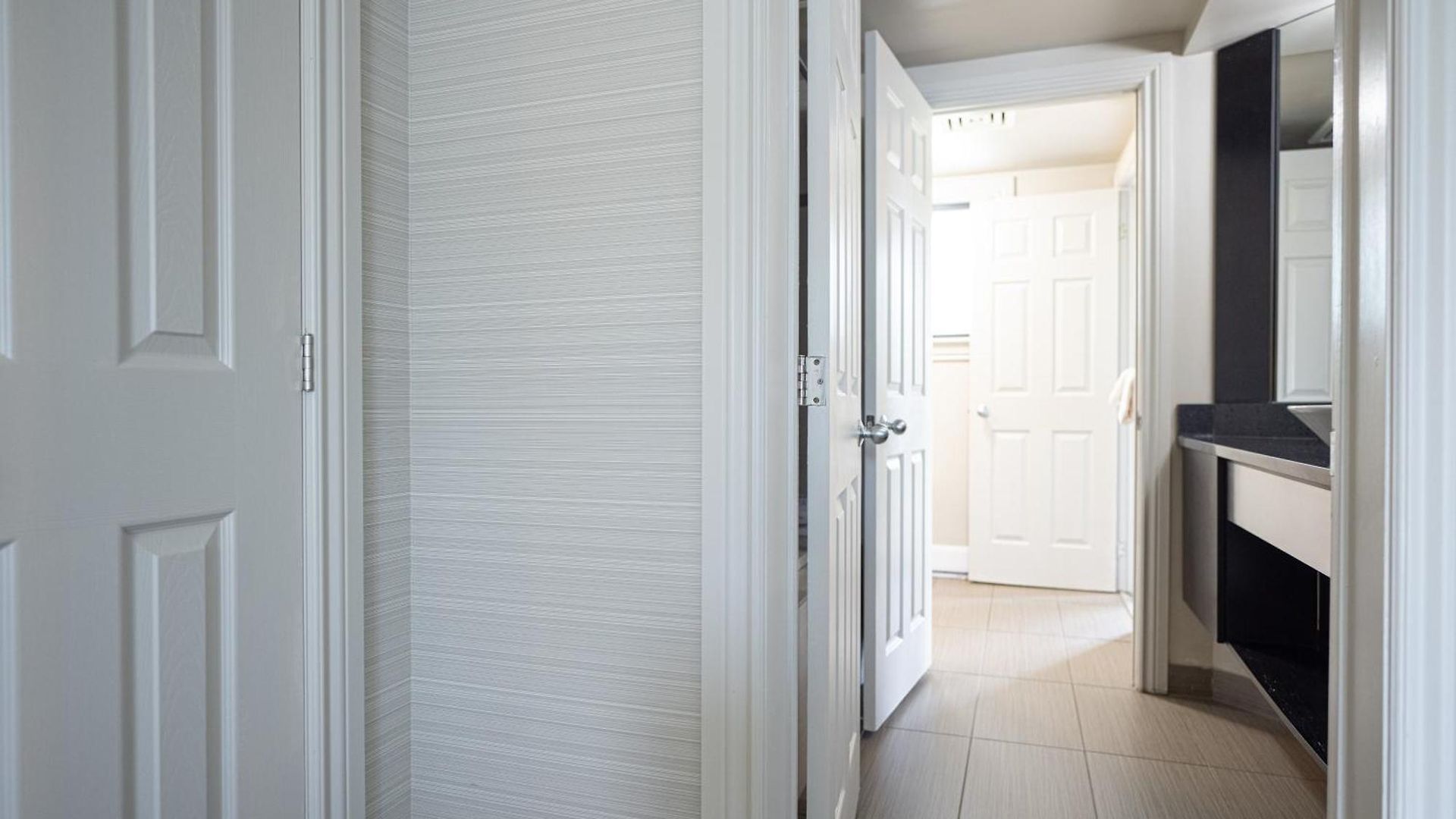 Ramada By Wyndham On The Rideau Hotel 3*