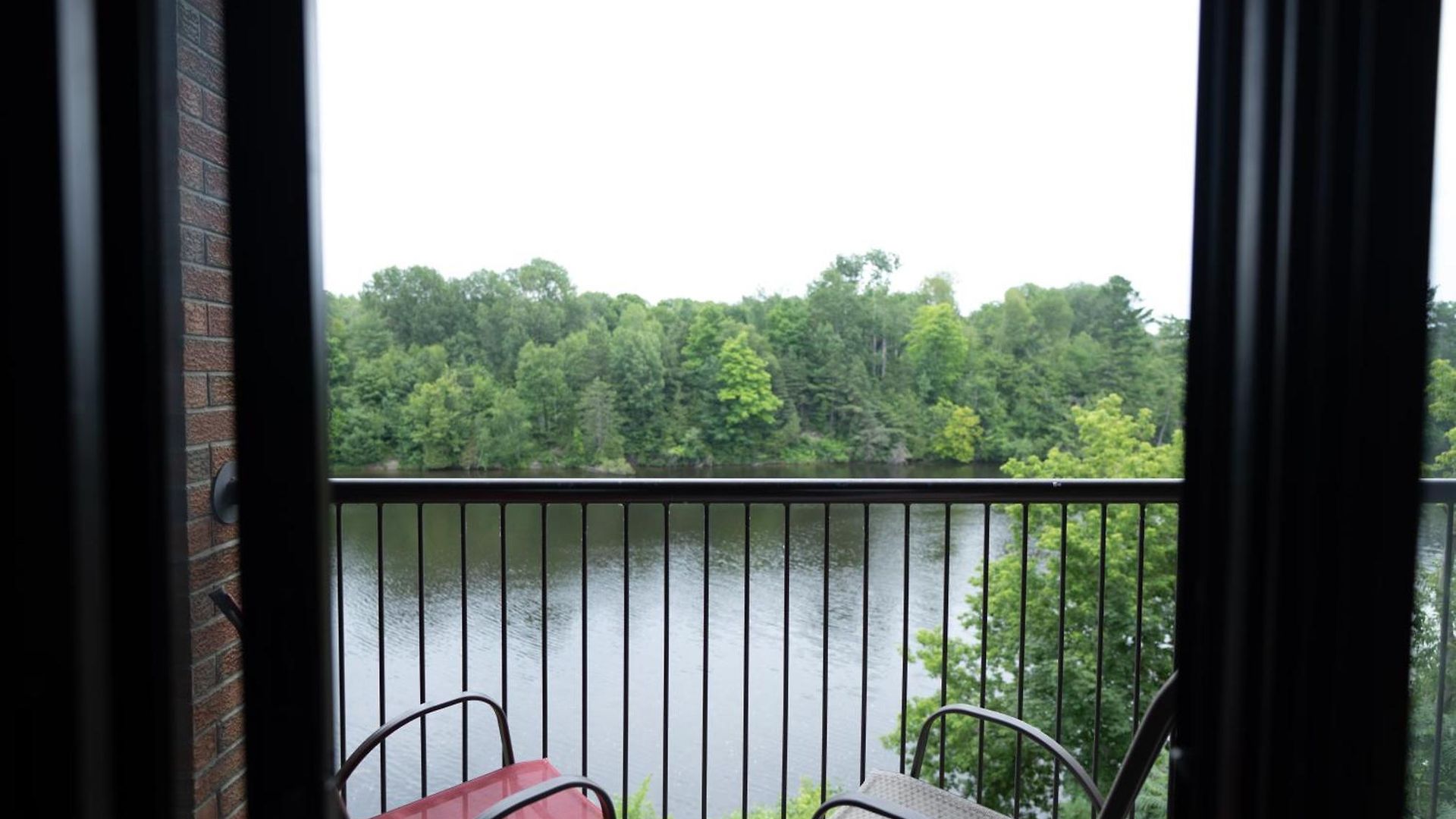 Ramada By Wyndham On The Rideau 3*