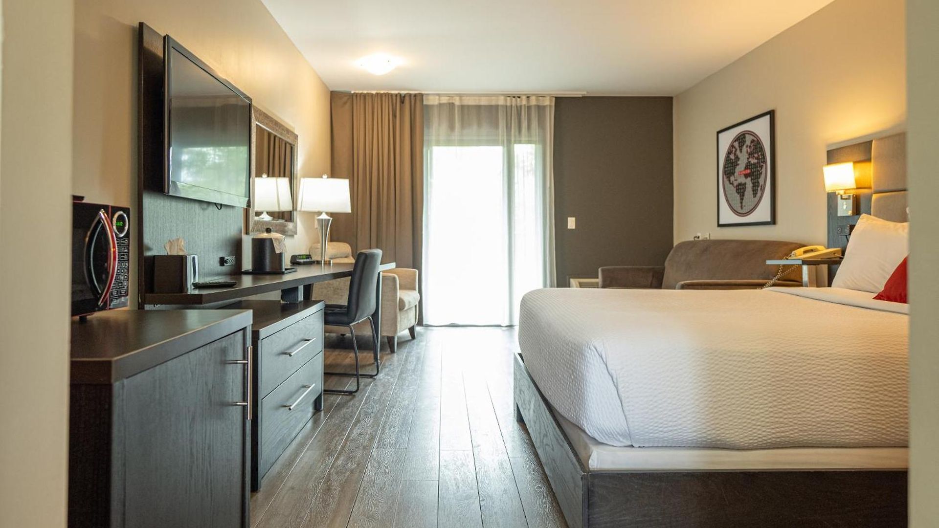 Ramada By Wyndham On The Rideau Hotel