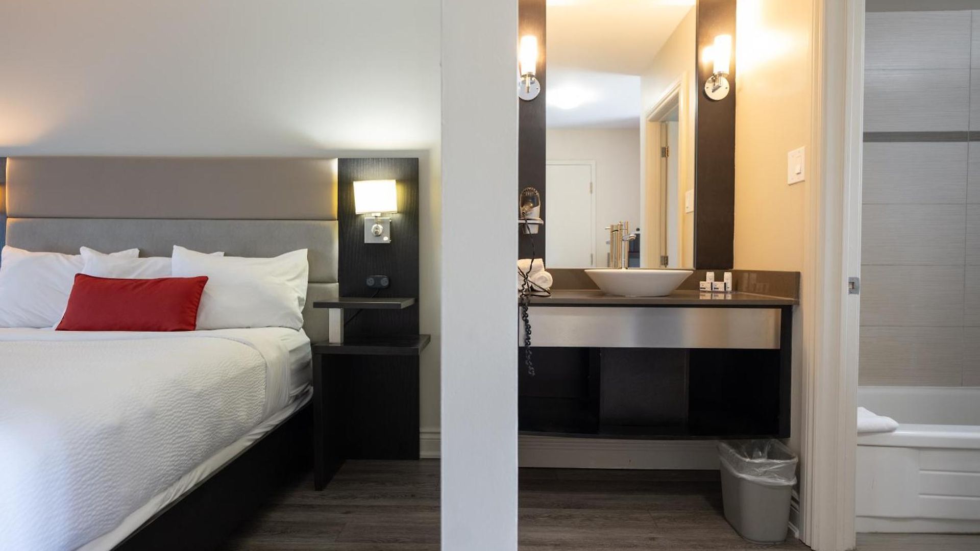 Hotel Ramada By Wyndham On The Rideau