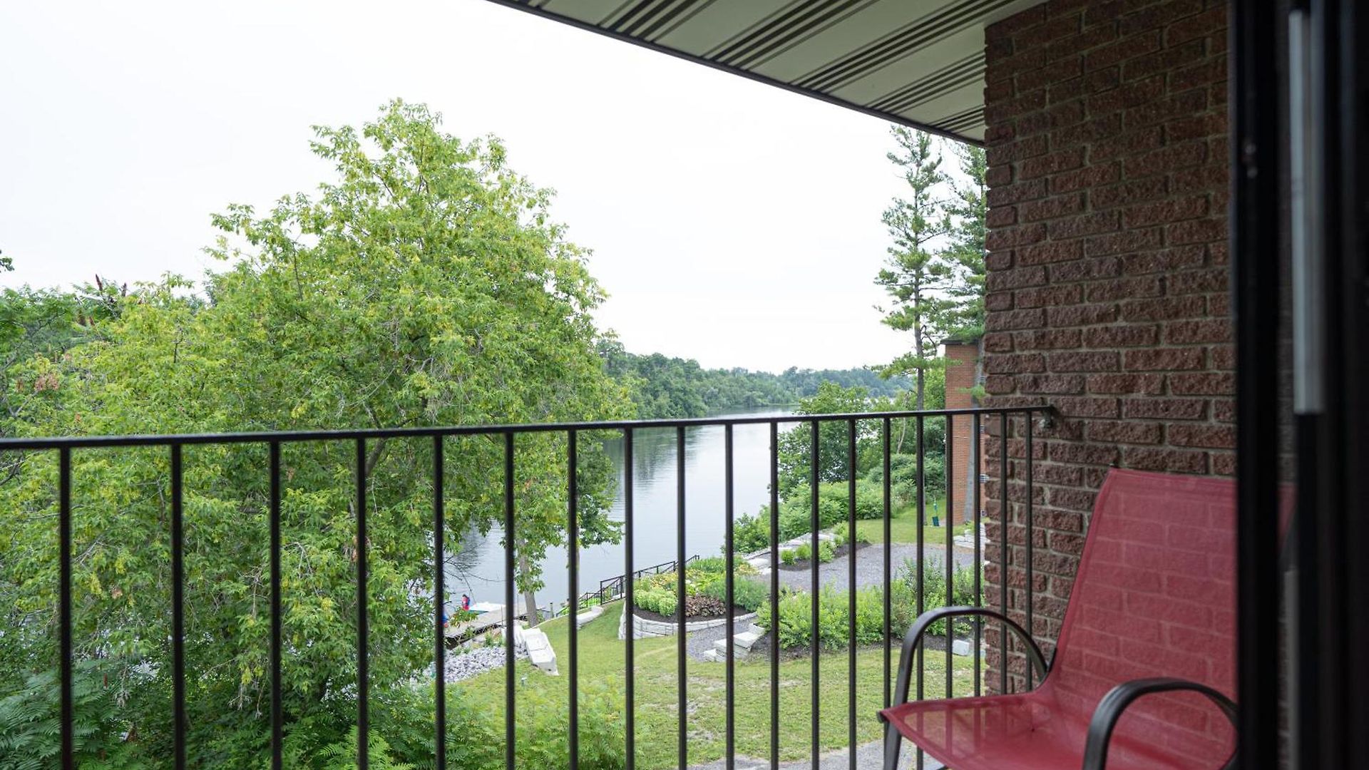 Hotel Ramada By Wyndham On The Rideau 3*