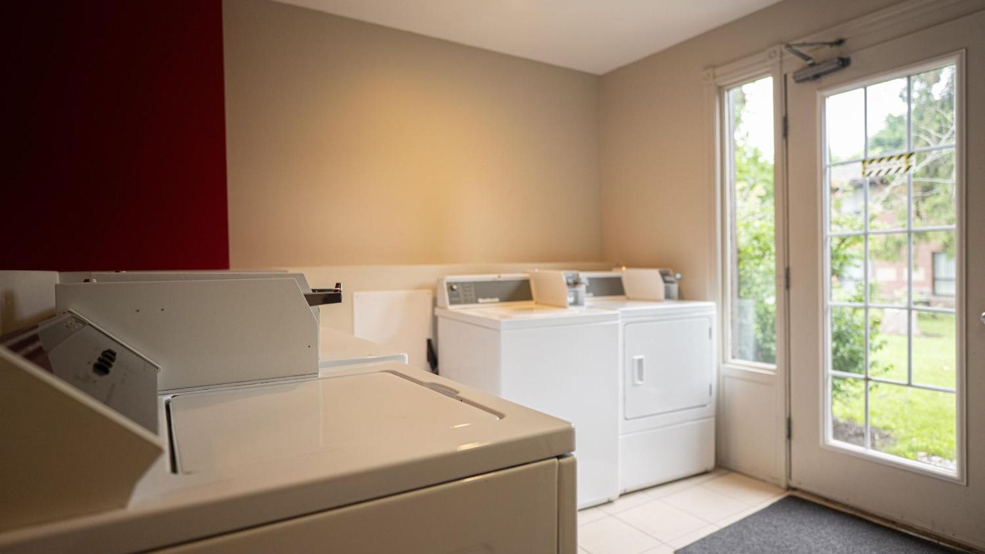 Ramada By Wyndham On The Rideau Hotel 3*