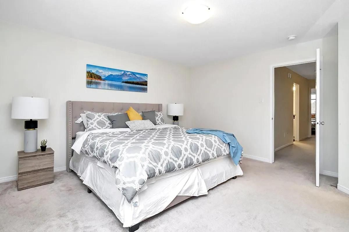 Holiday home Modern Townhome Near Attractions *