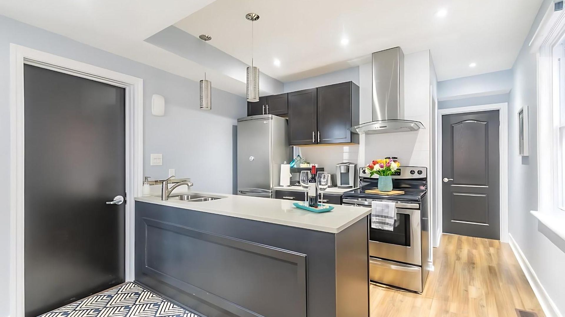Pet Friendly - 1br Newly Renovated
