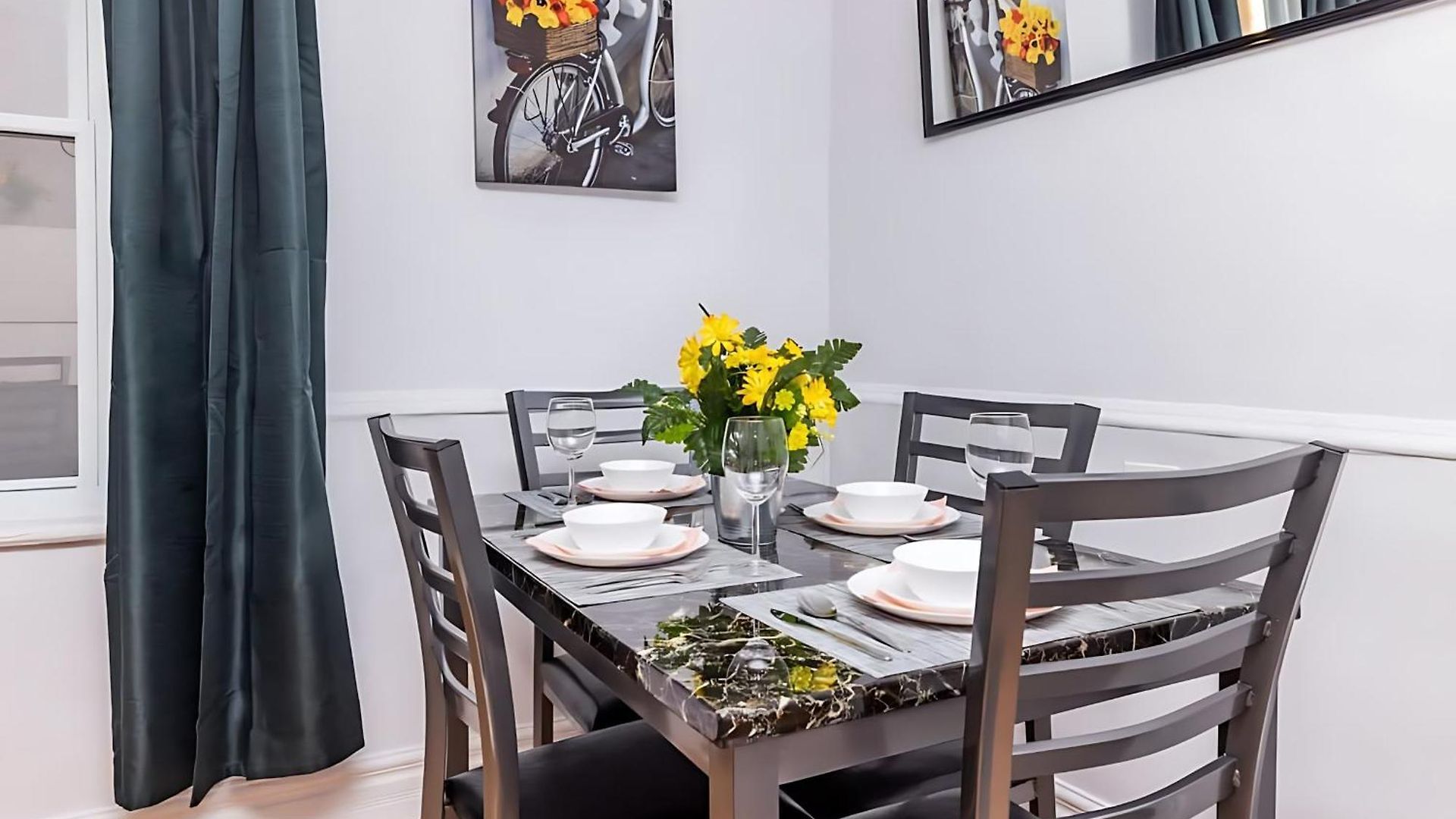 Pet-friendly - Steps To Rideau Centre Ottawa