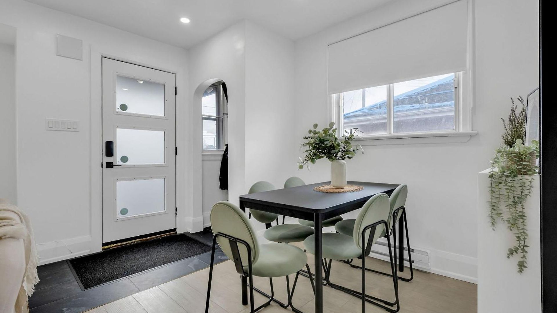 Modern 2br Near Downtown Free Parking Apartment Ottawa
