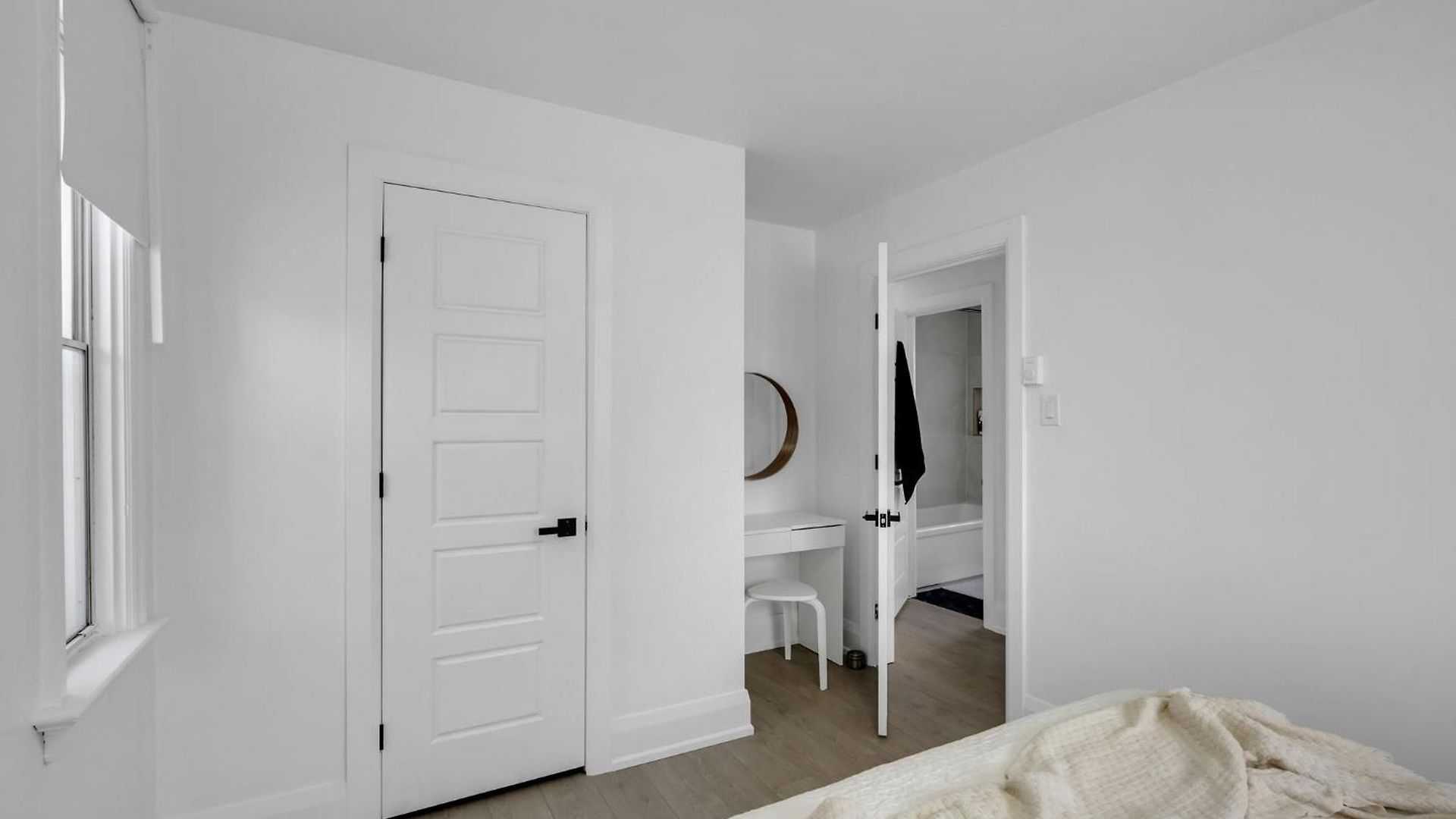 Apartment Modern 2br Near Downtown Free Parking Ottawa