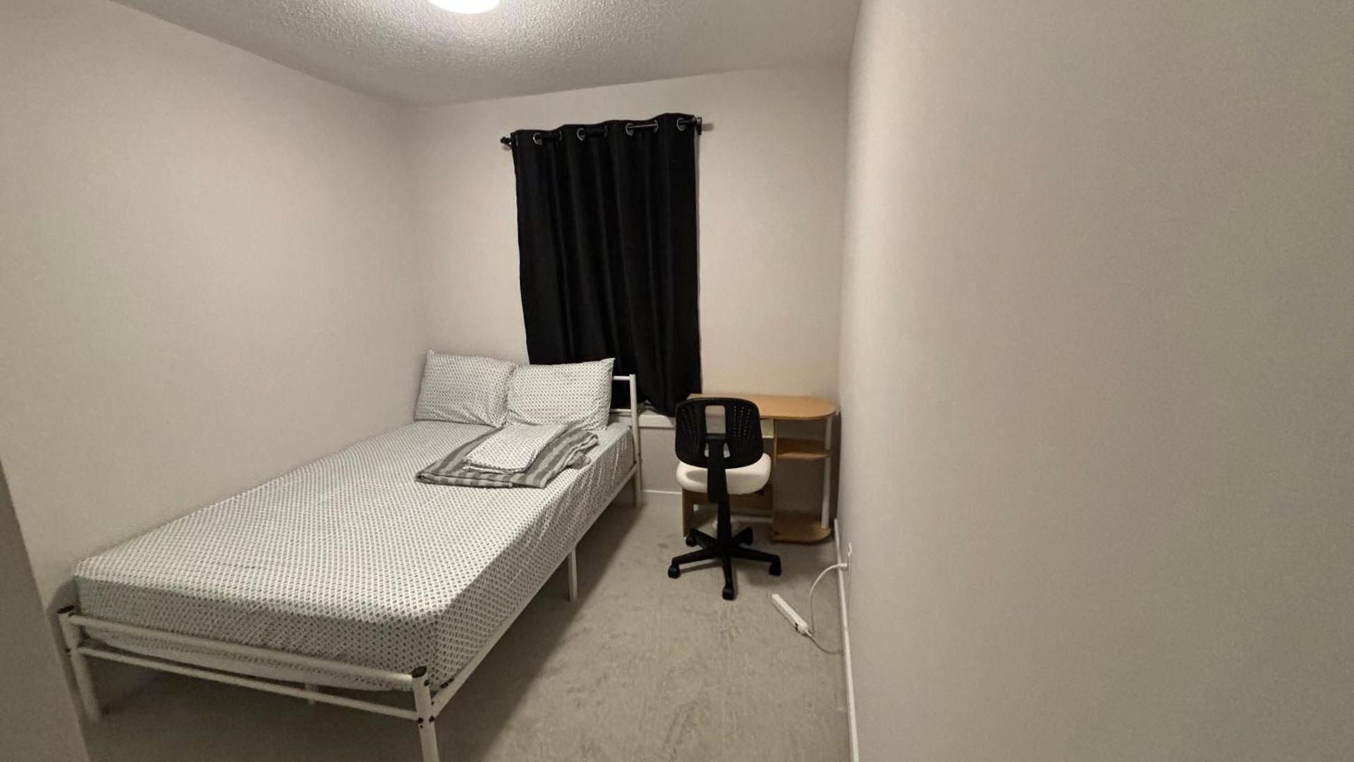 Cozy Modern In A Family Friendly Neighborhood Homestay *