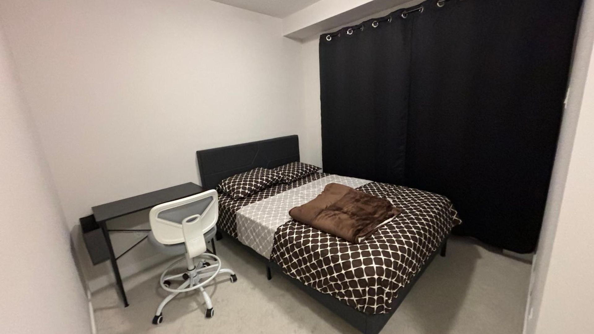 Cozy Modern In A Family Friendly Neighborhood Homestay *