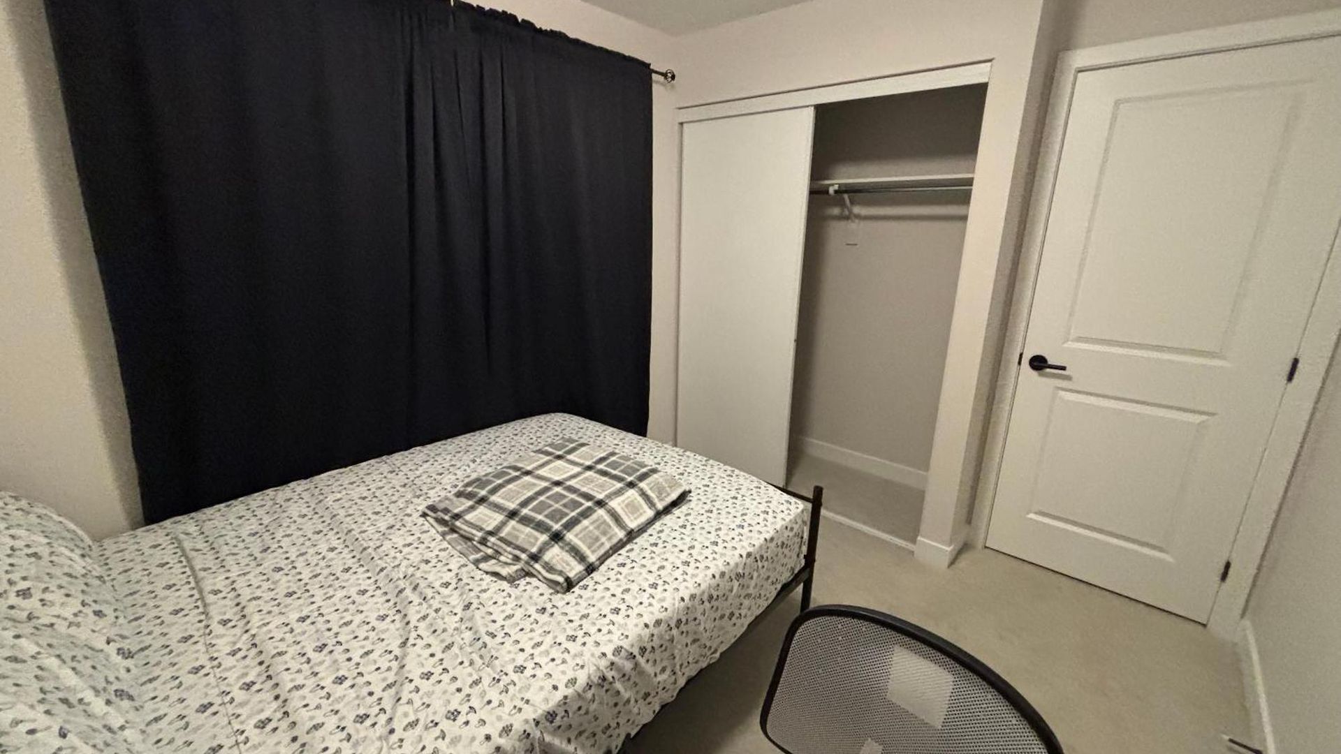 Cozy Modern In A Family Friendly Neighborhood Homestay *
