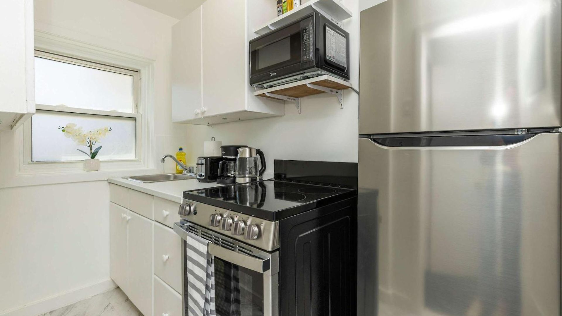 Pet-friendly Studio Unit In Chinatown Apartment Ottawa