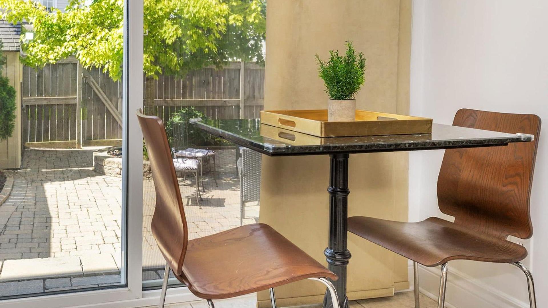 Cozy Modern 4br With Sunny Patio