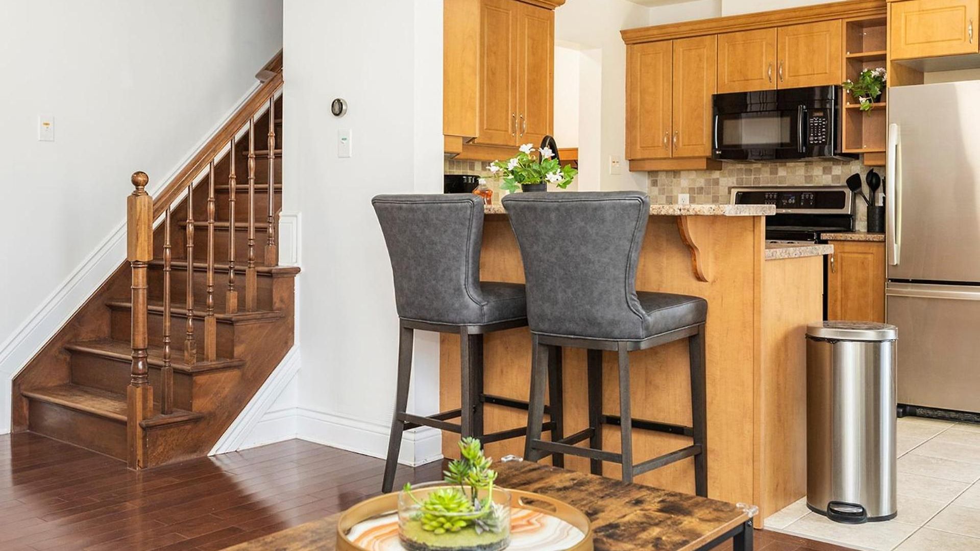 Cozy Modern 4br With Sunny Patio * Ottawa
