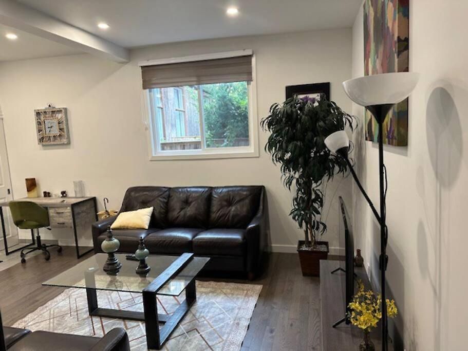 Apartment New, Private Downtown - Minimum 30 Day Ottawa