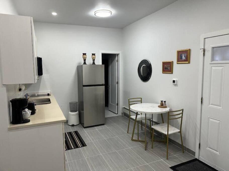 Apartment New, Private Downtown - Minimum 30 Day Ottawa