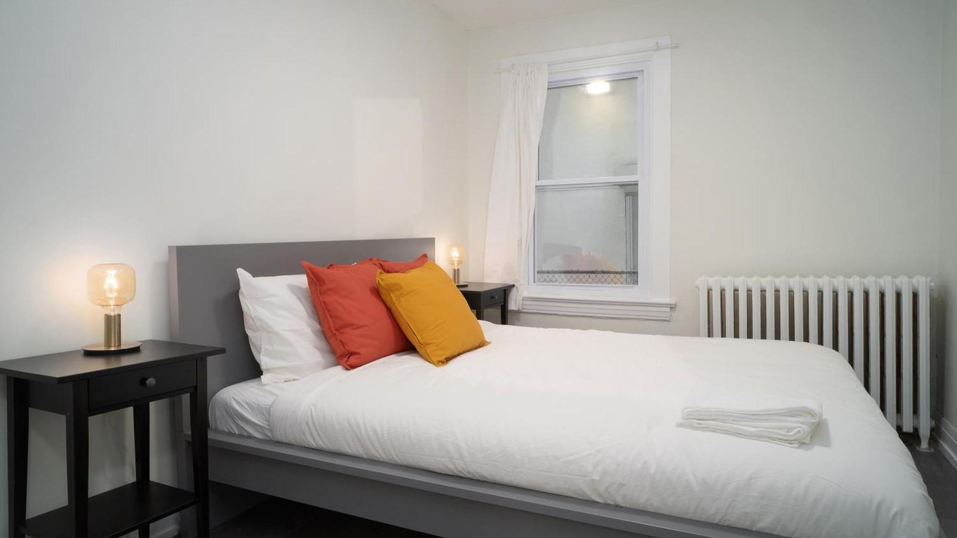Montfort Apartment *